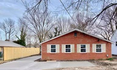 Main picture of 9414 Peachtree St