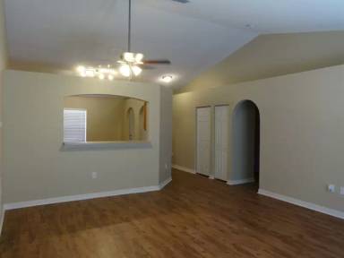 Main picture of 552 SW Sansom Ln