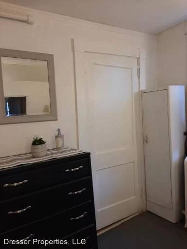Main picture of 143 Broadway