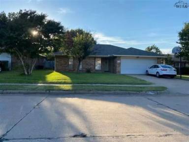 Main picture of 2115 Selma Dr