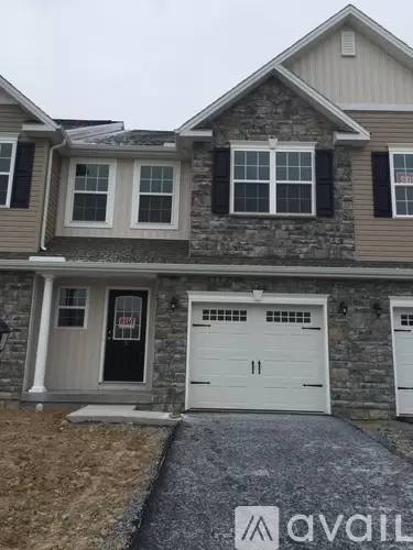 Main picture of 17 Simon Ct