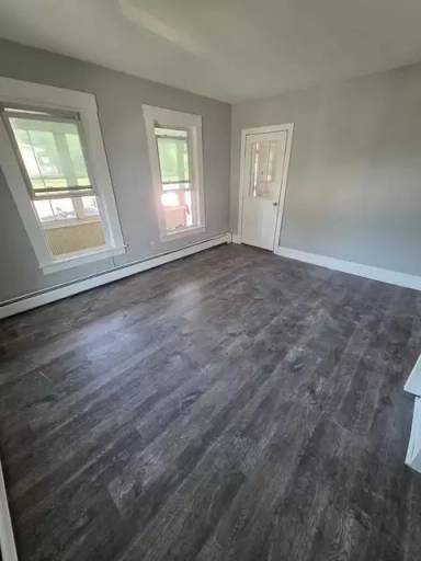 Main picture of 37 Maple St