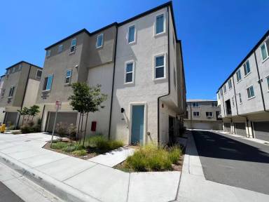 Main picture of 5257 Beachfront Cove St