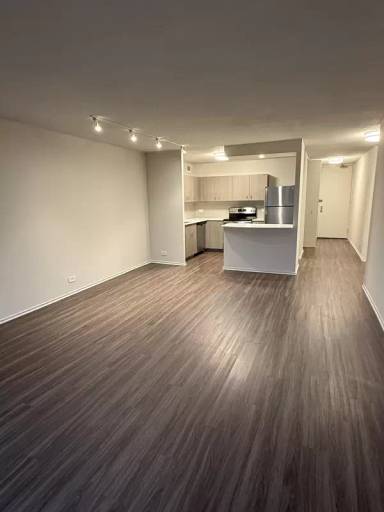 Main picture of 1154 N Dearborn St