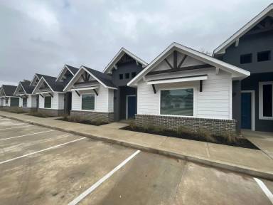 Main picture of 10317 Lake Rd