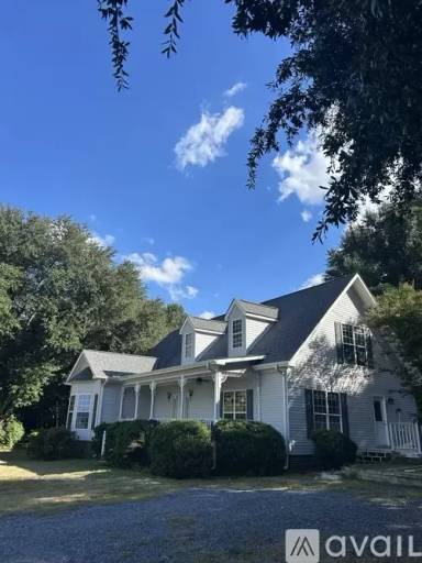 Main picture of 170 Blue Ln