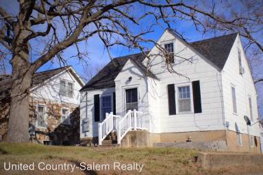 Main picture of 1508 S Main St
