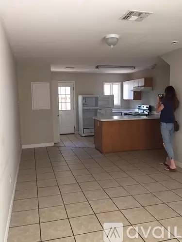 Main picture of 409 W Alabama Ave