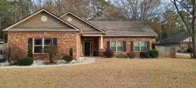 Main picture of 160 River Glen Dr
