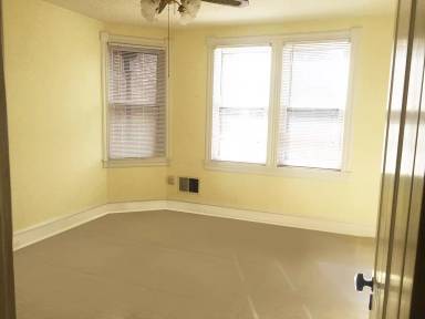 Main picture of 927 E King St