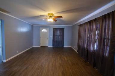 Main picture of 1631 W Euclid Ave