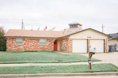 Main picture of 6430 NW Arrowhead Dr