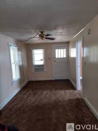 Main picture of 703 N 3rd St