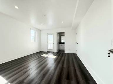 Main picture of 2855 1/2 Cincinnati St