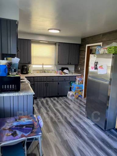 Main picture of 156 E Maple St