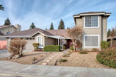 Main picture of 2559 Dennis Ave