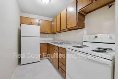 Main picture of 709 W 6th Ave