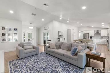 Main picture of 1020 19th St SW
