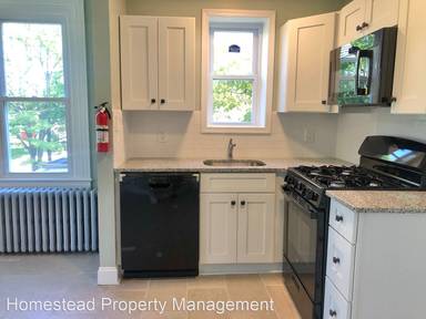 Main picture of 906 W Park Sq