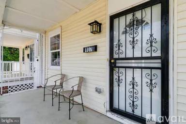 Main picture of 107 Lipscomb St
