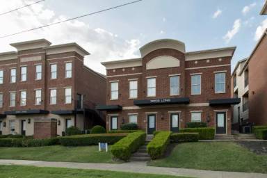 Main picture of 3120 Long Blvd