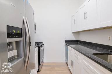 Main picture of 669 E 21st St