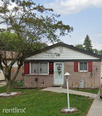 Main picture of 6553 Syracuse St