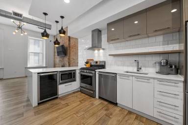 Main picture of 813 Broadway St