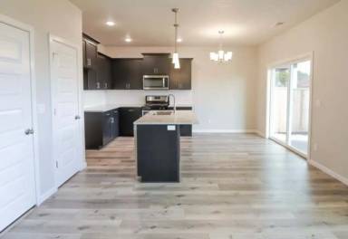 Main picture of 144 Kindre St