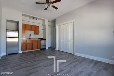 Main picture of 4555 N Malden St