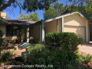 Main picture of 226 Hummingbird Ct