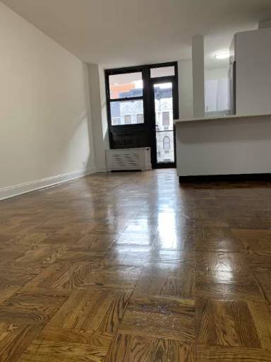 Main picture of 165 E 35th St Apartments