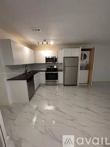Main picture of 2140 NE 56th St