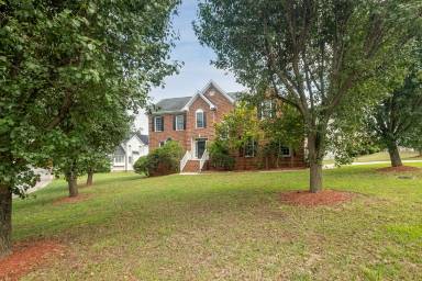Main picture of 305 Hardwick Dr