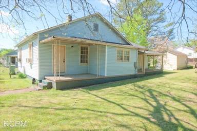 Main picture of 3608 Fairview St SW