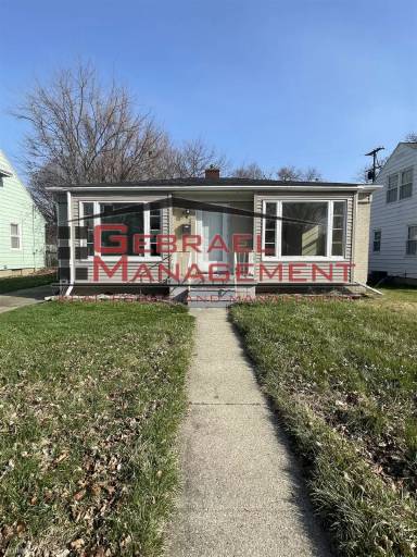 Main picture of 242 Commonwealth Ave