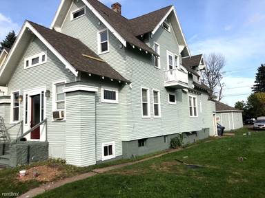 Main picture of 616 1/2 Grand Ave