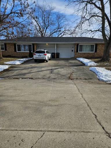 Main picture of 2306 S Lynn St
