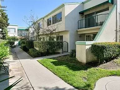 Main picture of 18520 Mayall St