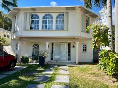 Main picture of 9124 Byron Ave