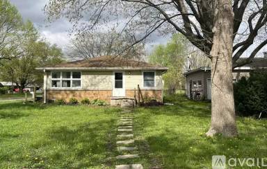 Main picture of 2202 N Lesley Ave
