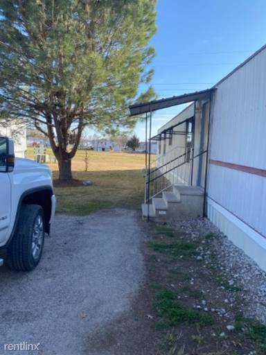 Main picture of 200 Murls Lake Rd