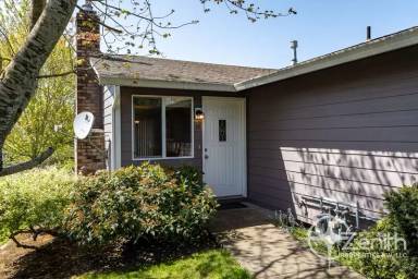 Main picture of 3300 Kauffman Ave