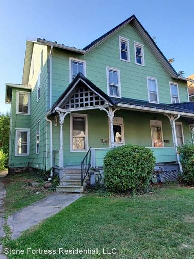 Main picture of 52 Washington Blvd