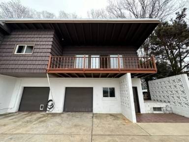 Main picture of 495 Houtztown Rd
