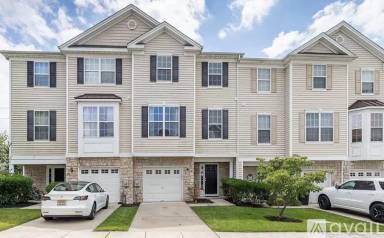 Main picture of 127 Acorn Dr