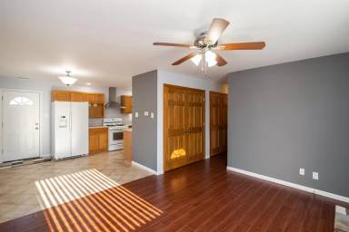 Main picture of 4095 Howard St
