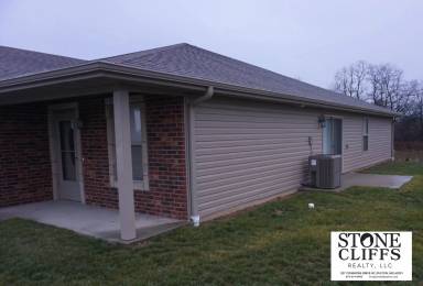 Main picture of 468 Commons Dr