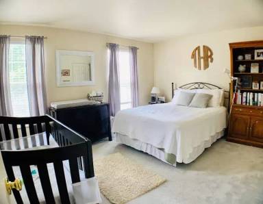 Main picture of 1 Greystone Pl