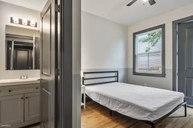 Main picture of 2808 Philip St